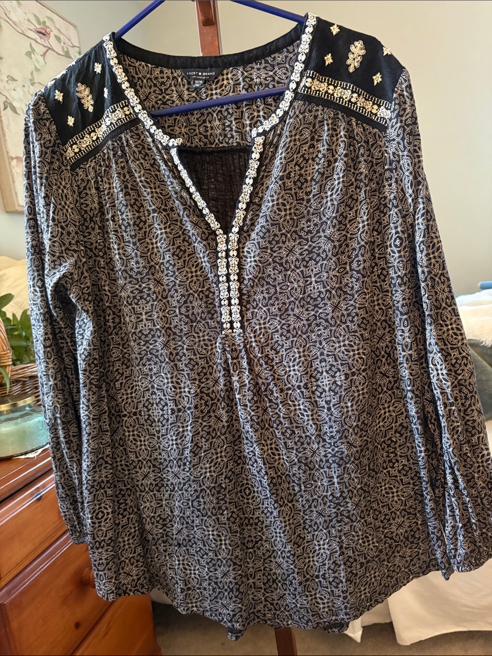 Lucky Brand Black and White Embroidered V-Neck Peasant Tunic